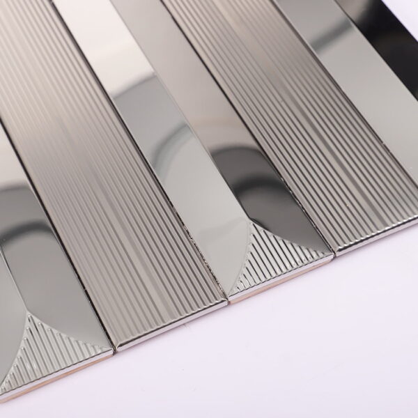 Silver-stainless-steel-tile-edge-detail Silver Stainless Steel Long Subway Mosaic Wall Tile